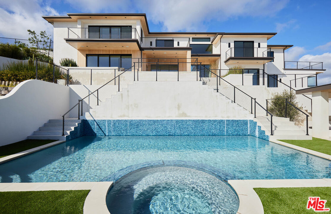 5366 Horizon Dr