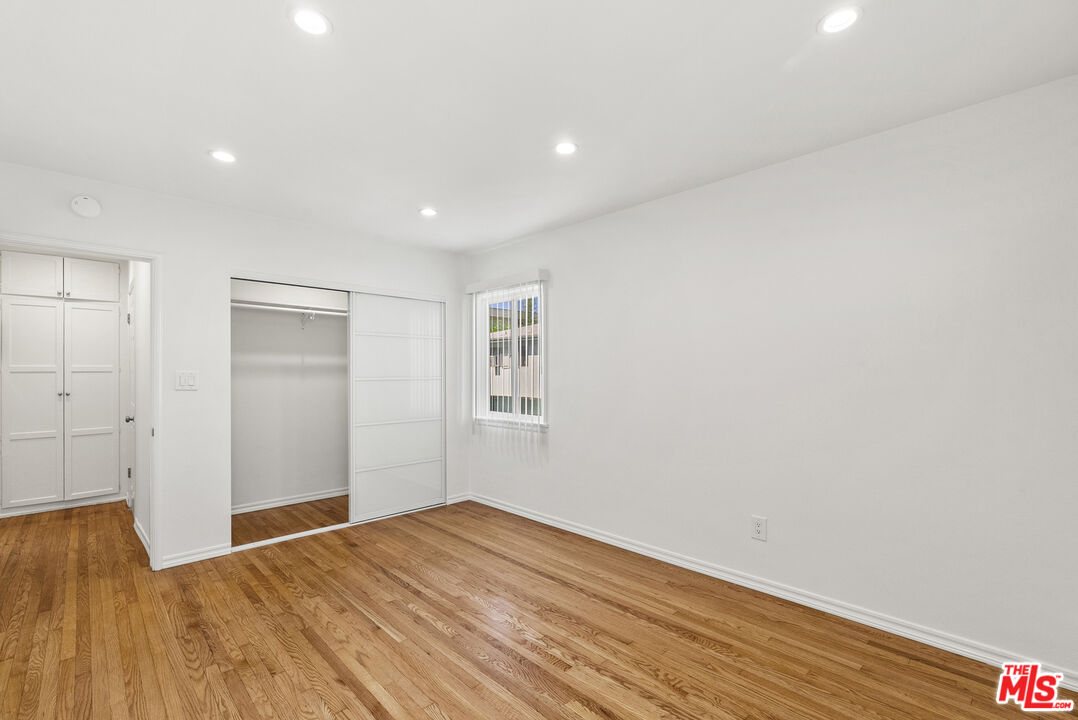 1235 N Harper Ave Unit: 15