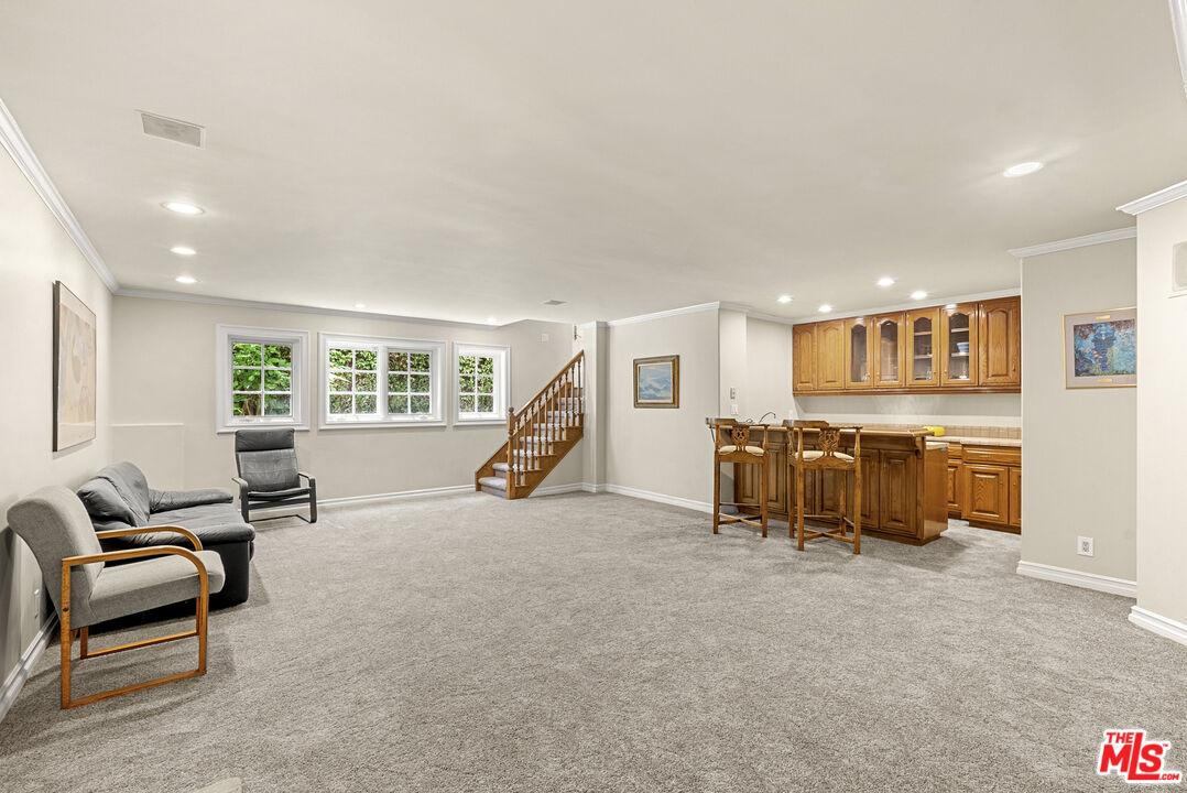 201 N Palm Dr