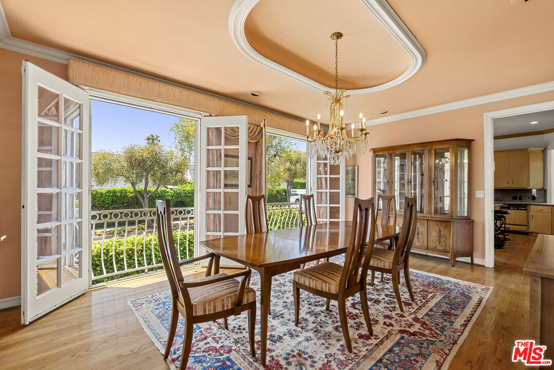 201 N Palm Dr