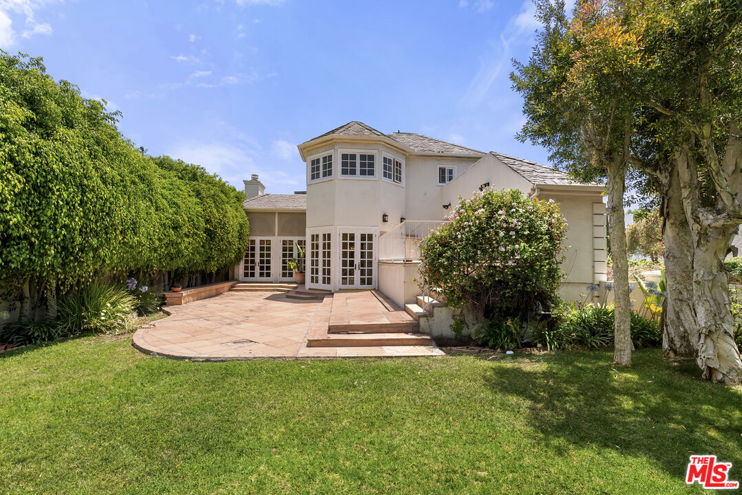 201 N Palm Dr