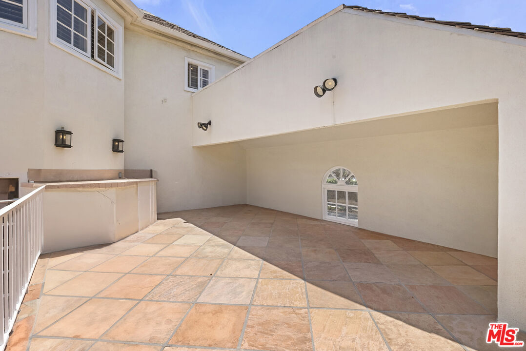 201 N Palm Dr