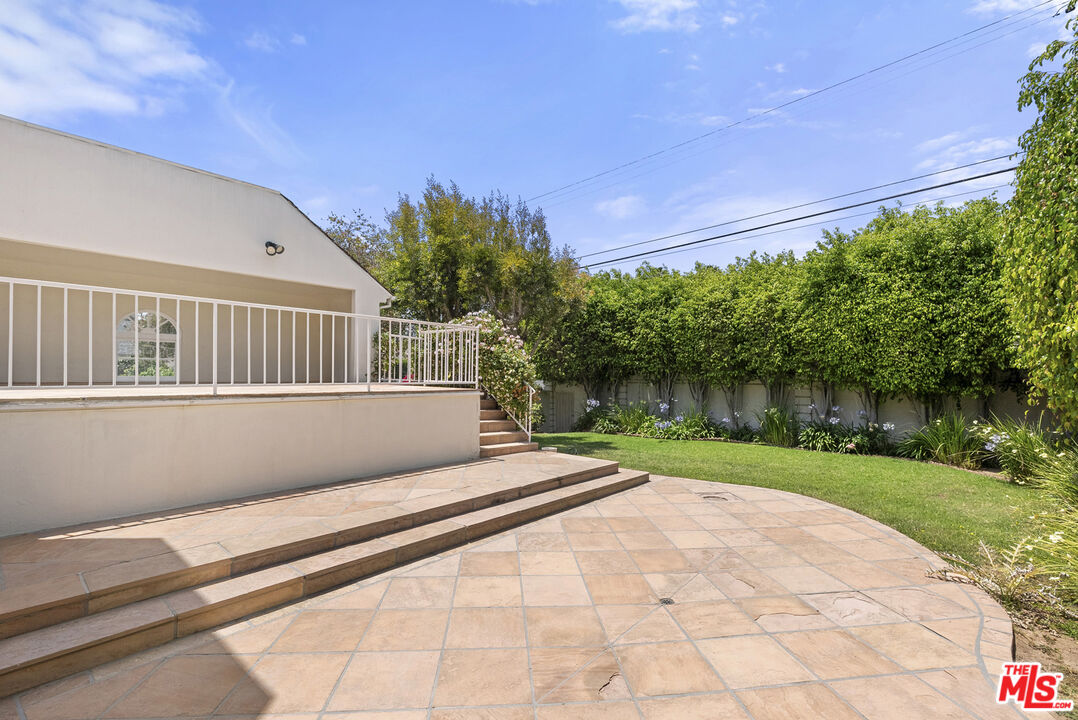 201 N Palm Dr