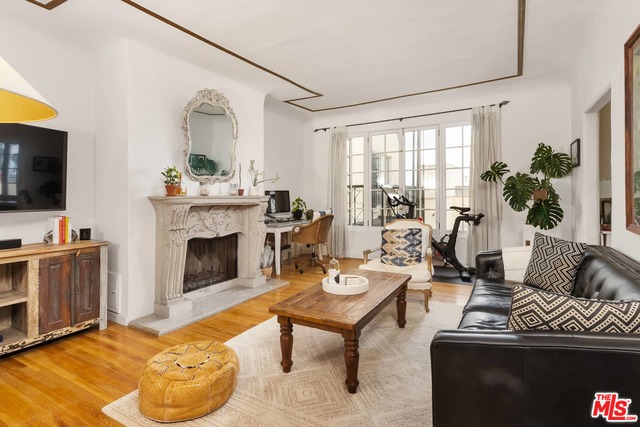 1345 N Hayworth Ave Unit: 312