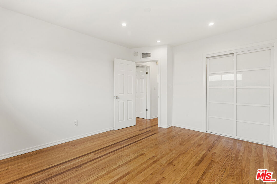 1235 N Harper Ave Unit: 16