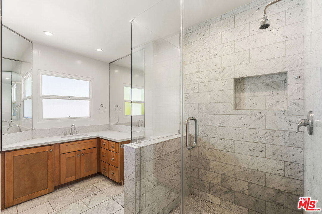 1235 N Harper Ave Unit: 16