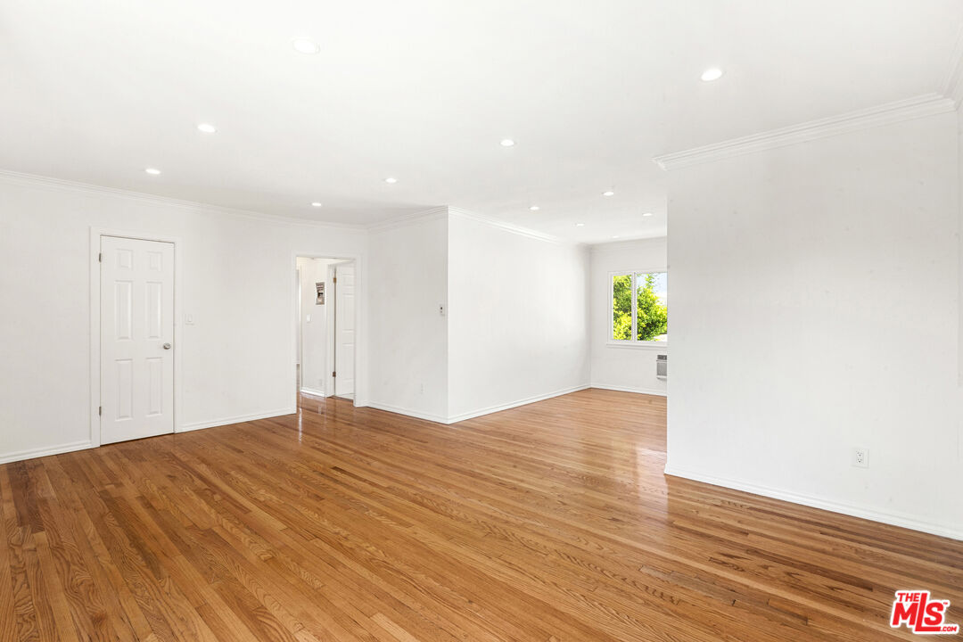 1235 N Harper Ave Unit: 16