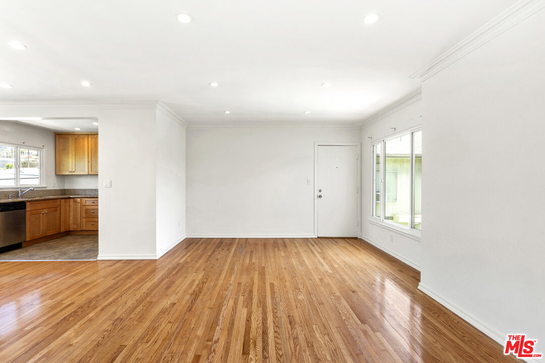 1235 N Harper Ave Unit: 16