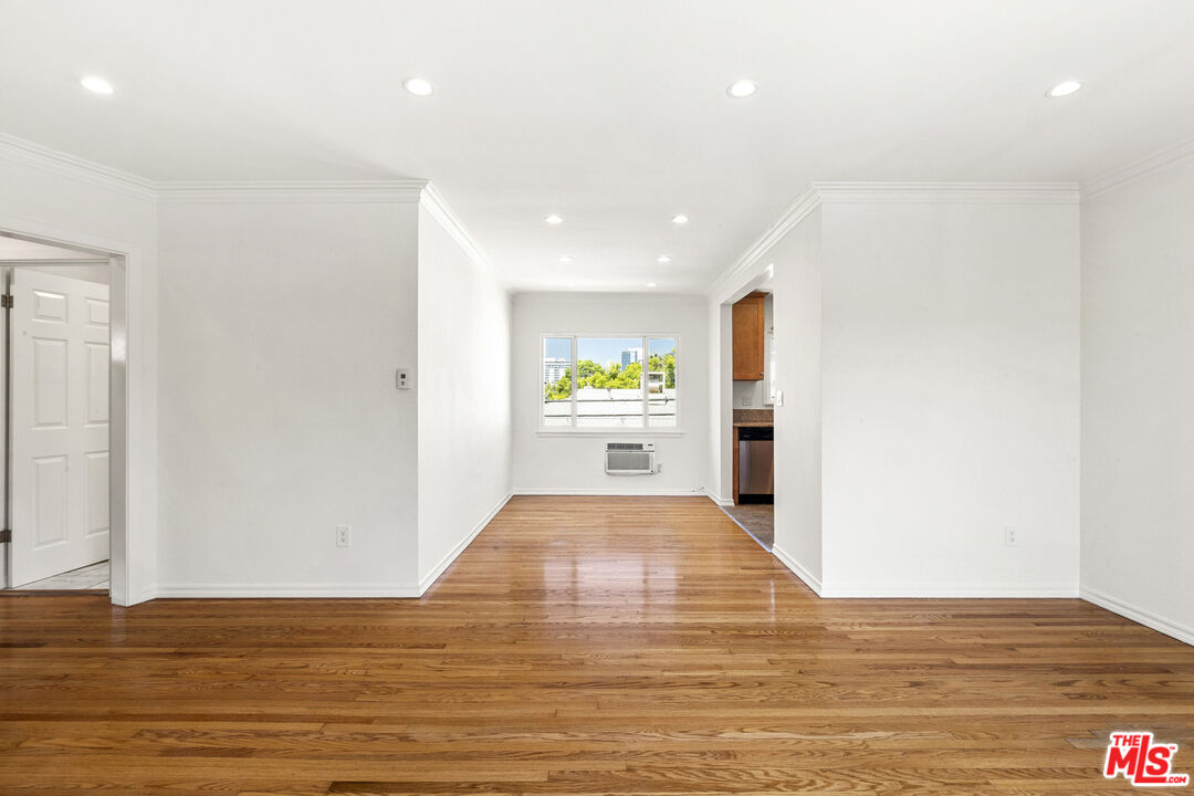 1235 N Harper Ave Unit: 16