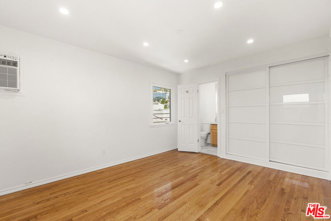 1235 N Harper Ave Unit: 16