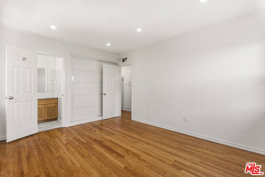 1235 N Harper Ave Unit: 16