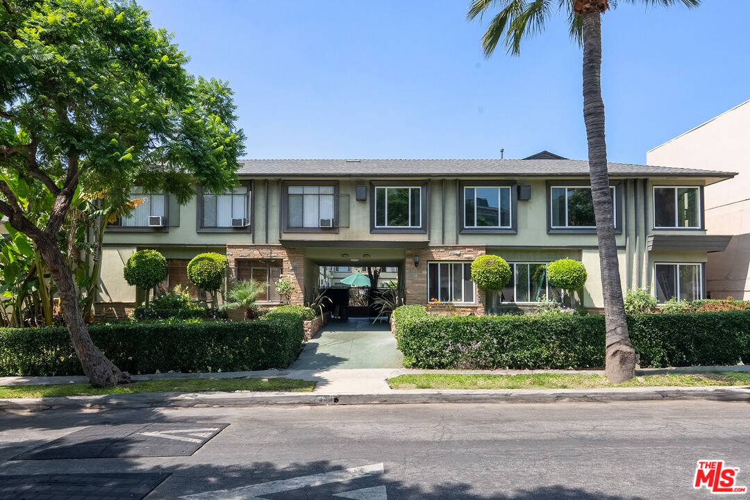 1235 N Harper Ave Unit: 16