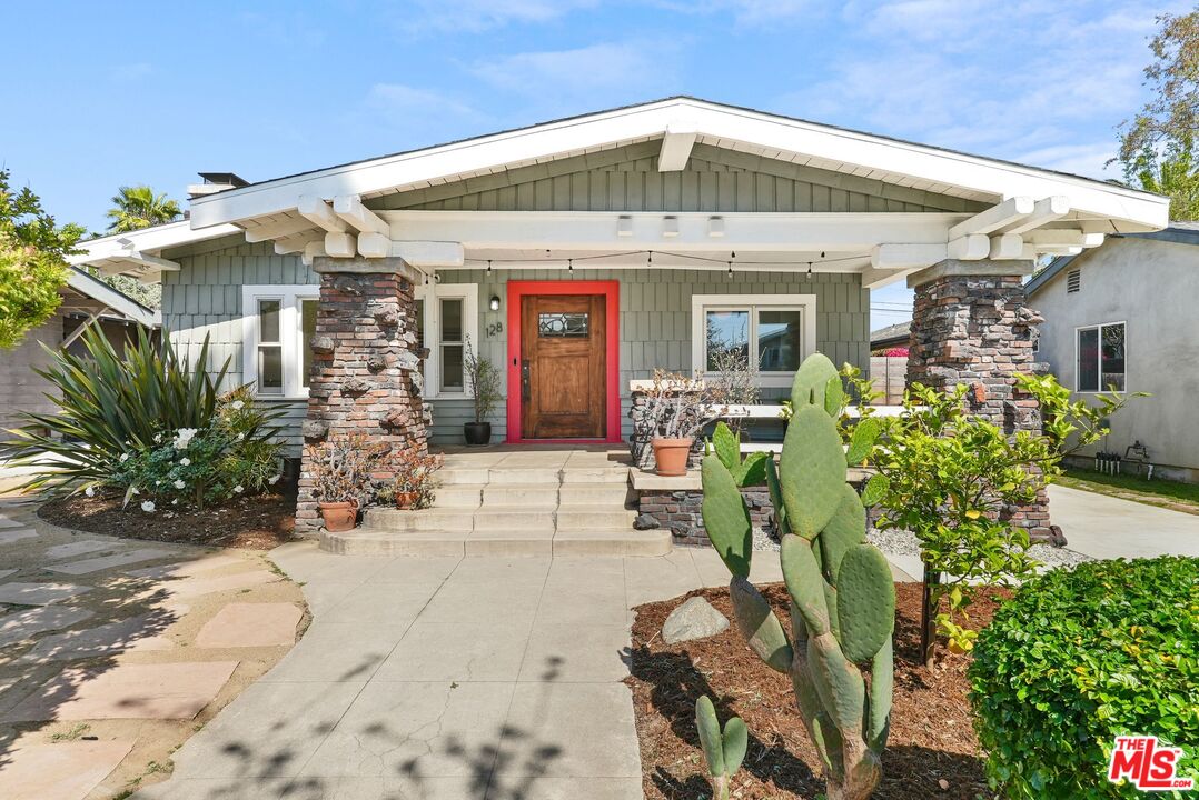 128 S Hobart Blvd