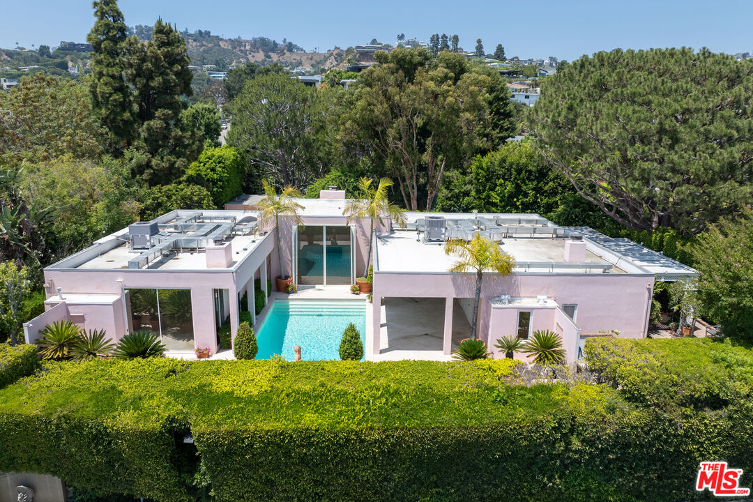 9032 Thrasher Ave