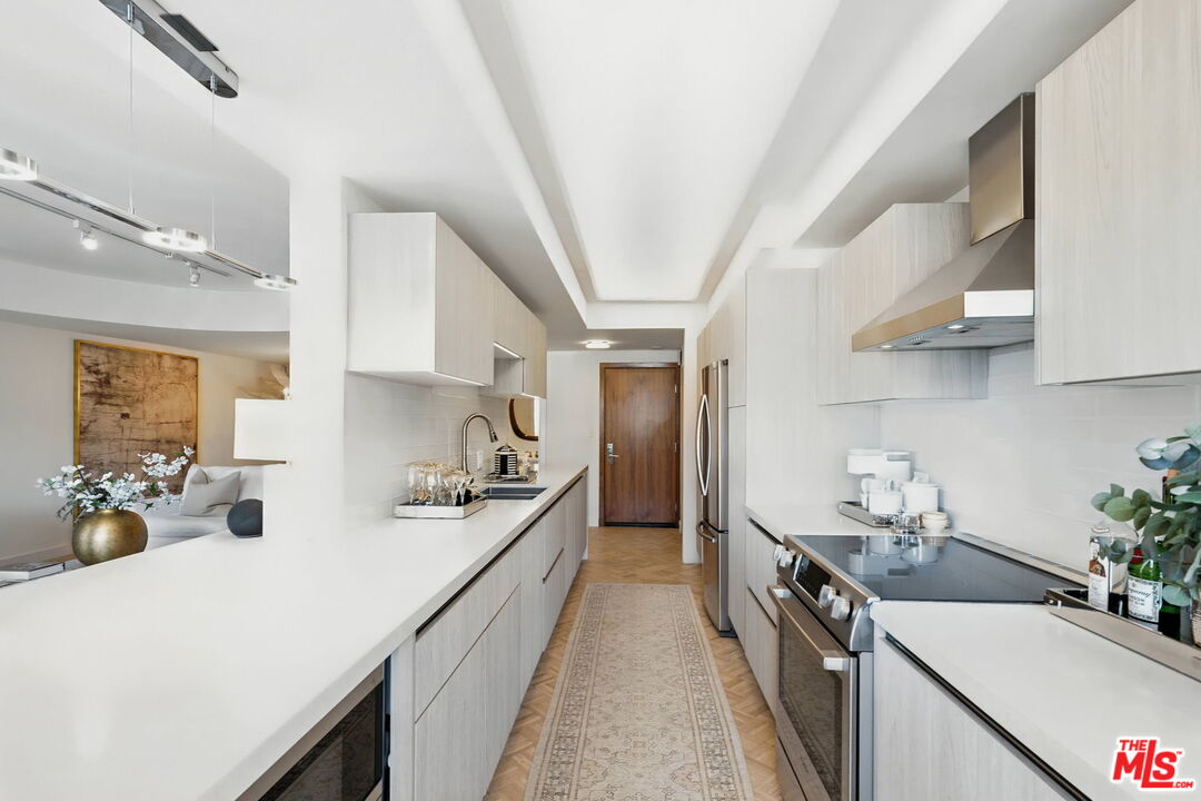 838 N Doheny Dr Unit: 1405