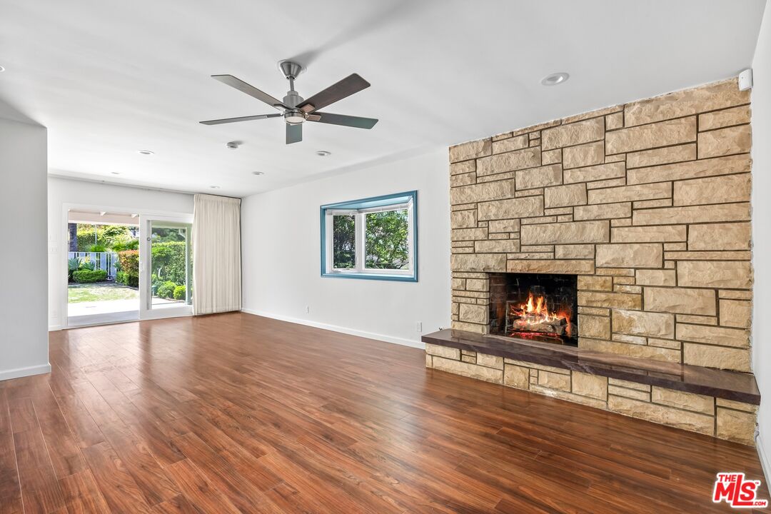 4509 Canoga Dr