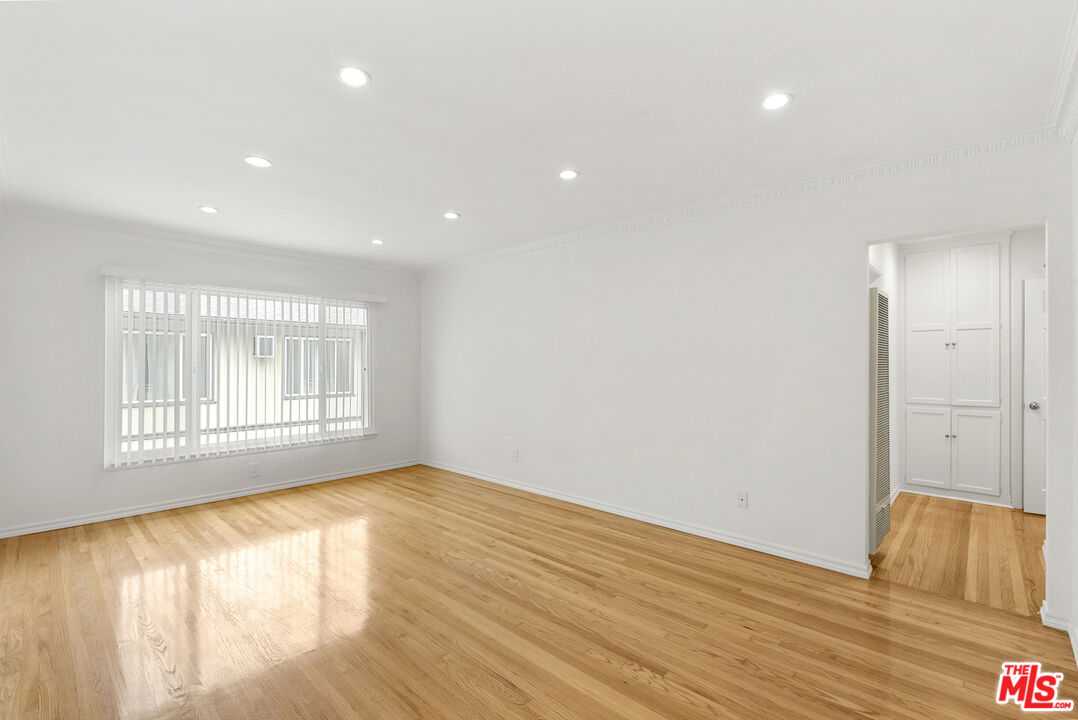 1235 N Harper Ave Unit: 24