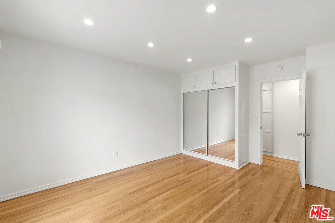 1235 N Harper Ave Unit: 24