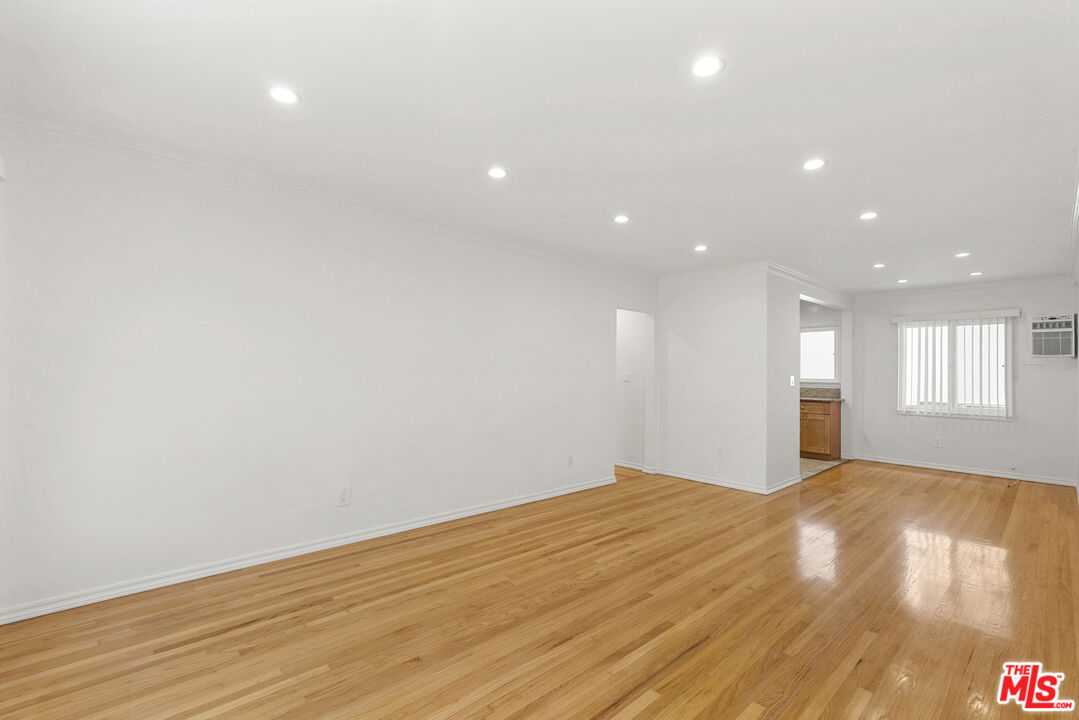 1235 N Harper Ave Unit: 24