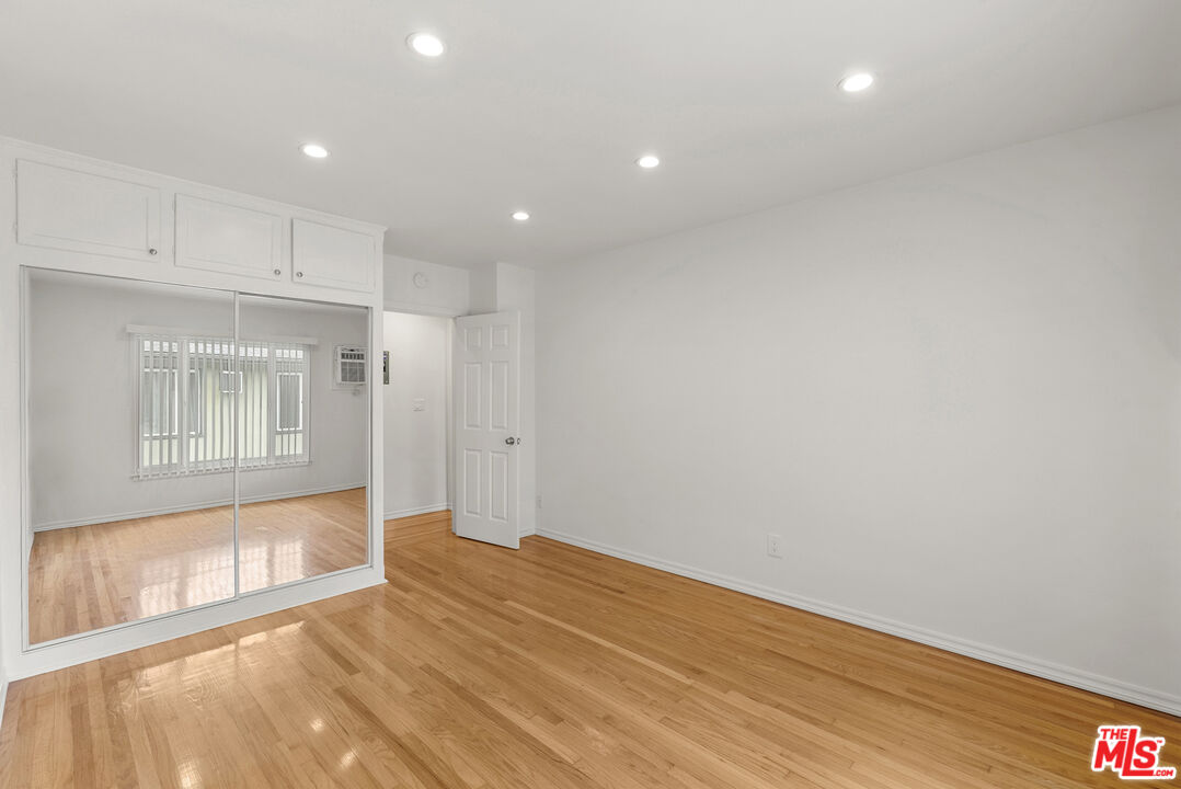 1235 N Harper Ave Unit: 24