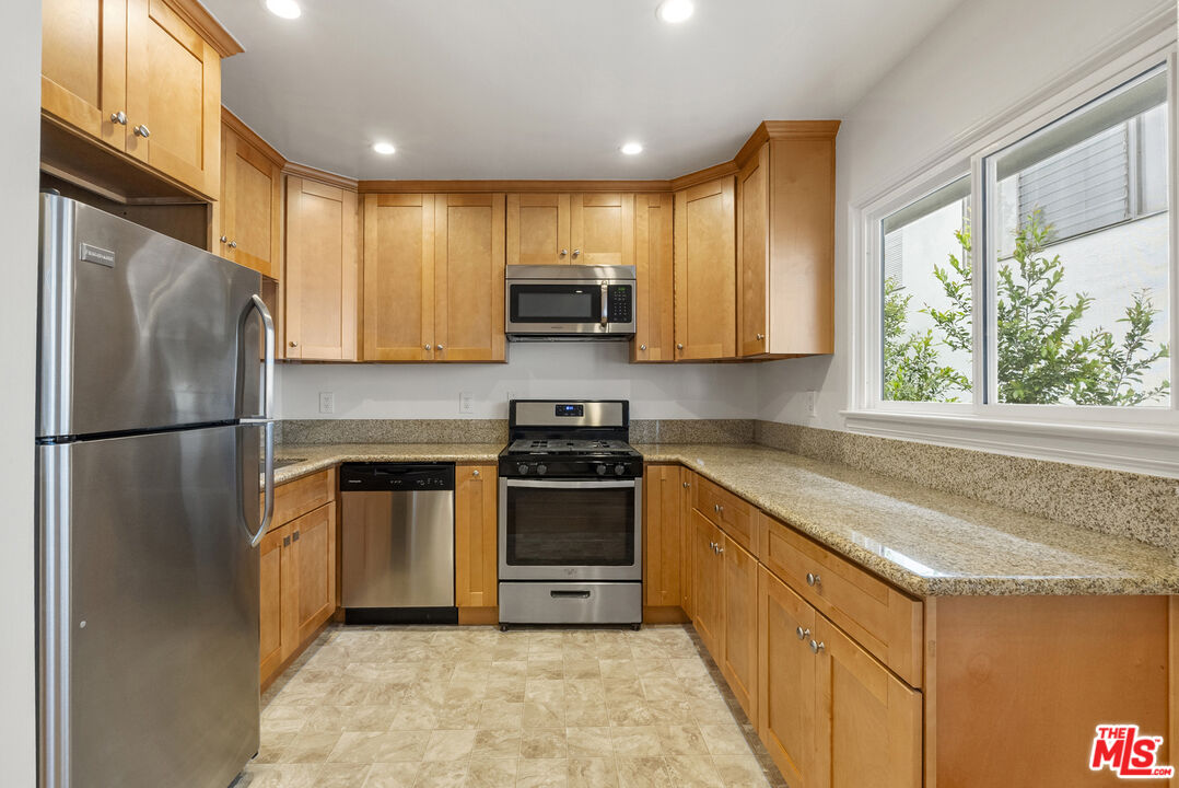 1235 N Harper Ave Unit: 24