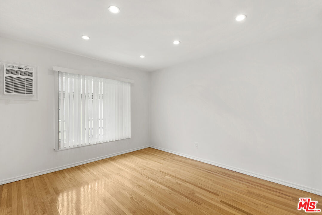 1235 N Harper Ave Unit: 24
