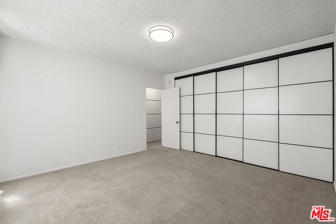 929 N San Vicente Blvd Unit: 4