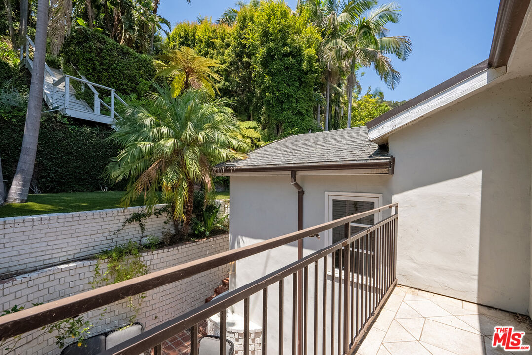 1531 Marmont Ave