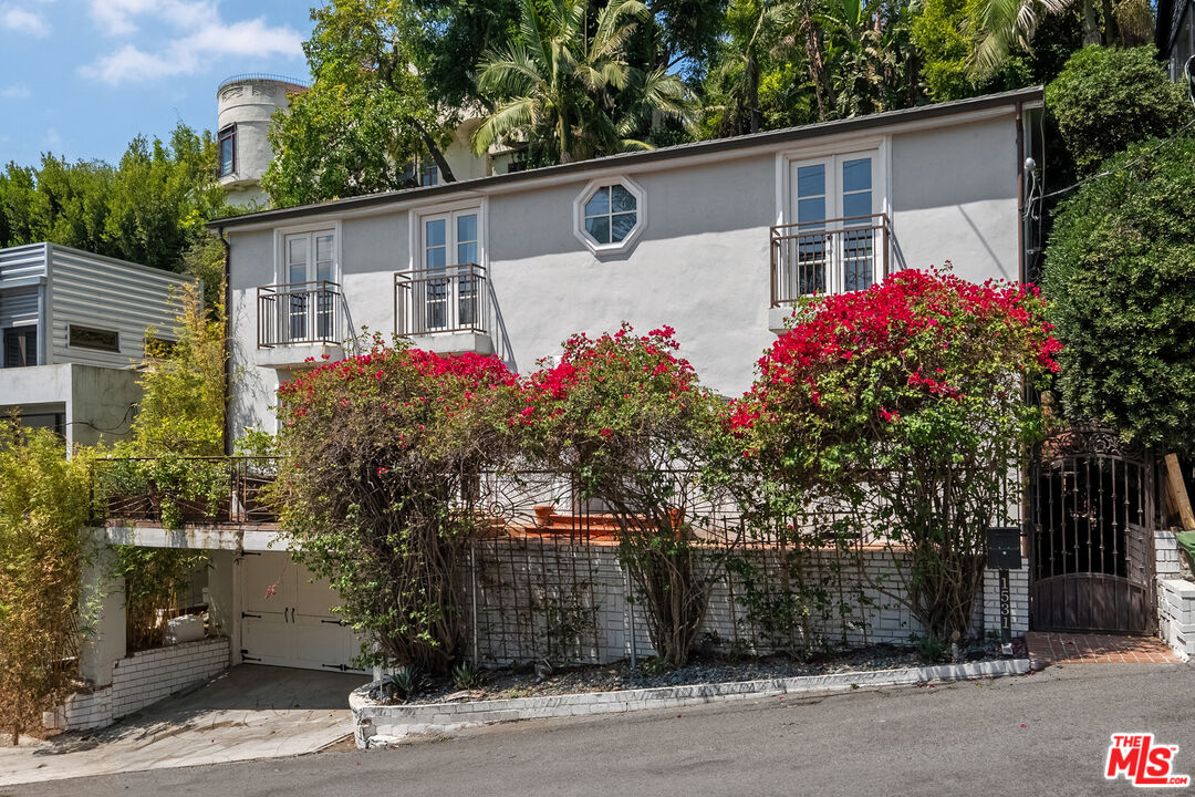1531 Marmont Ave