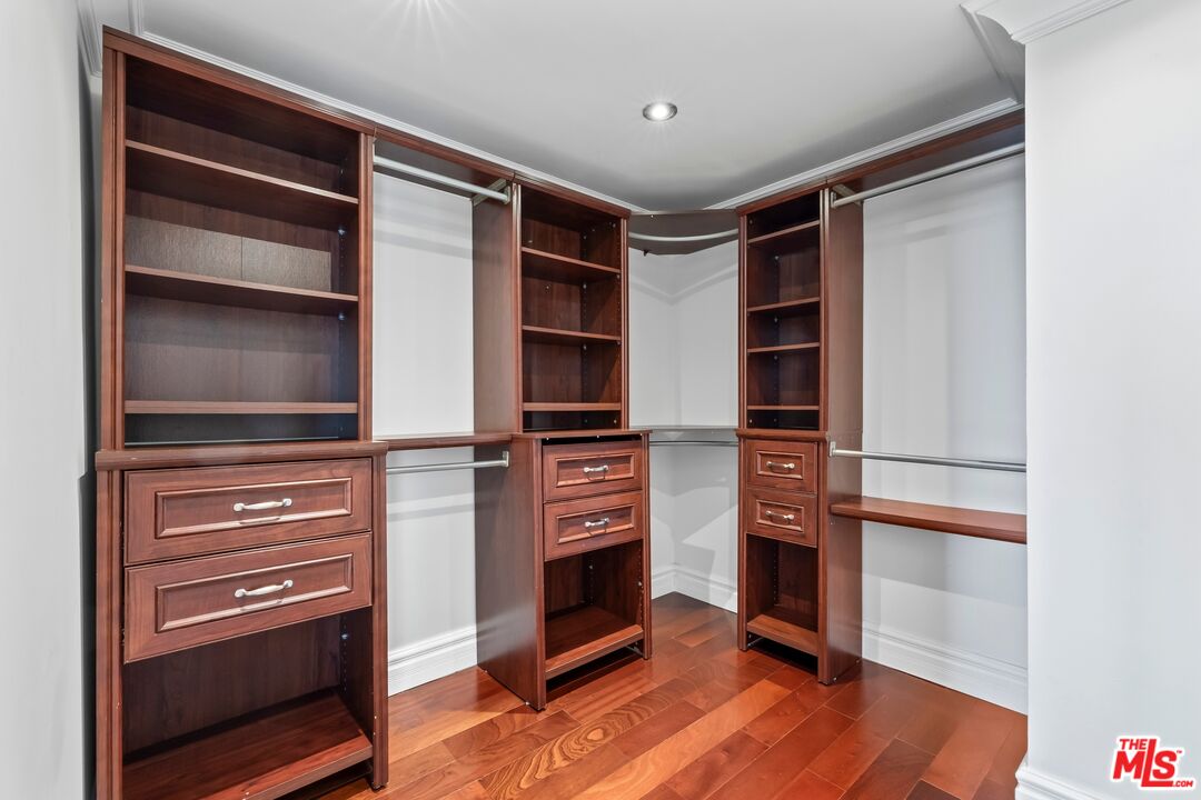 2170 Century Park E Unit: 1007