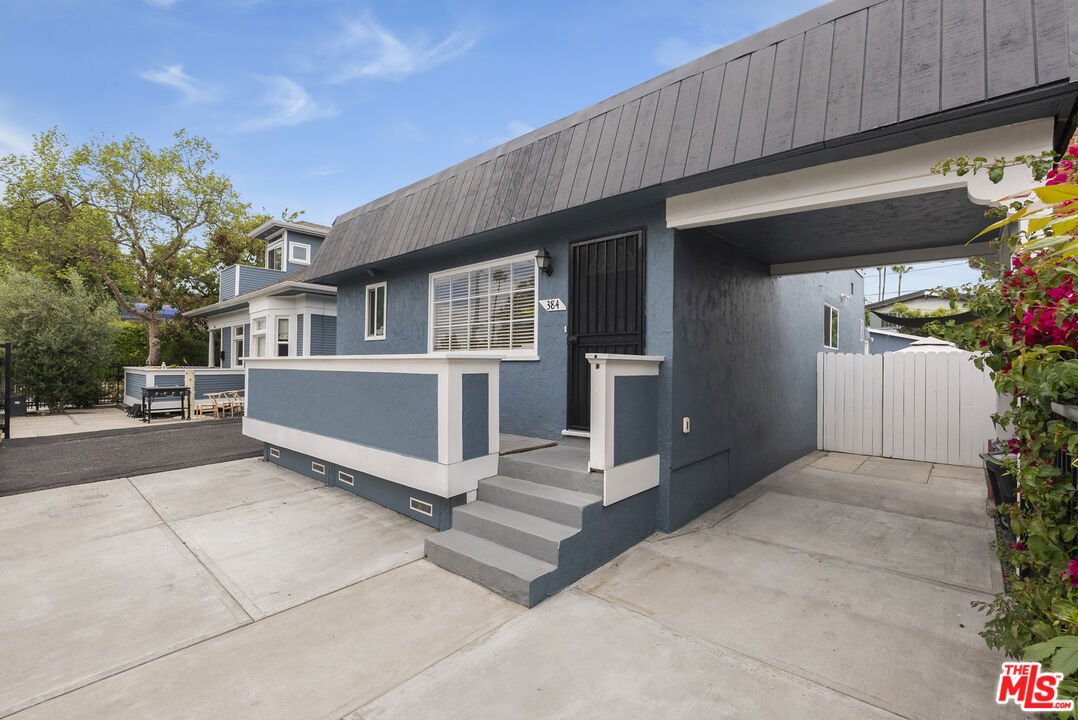 384 N San Vicente Blvd