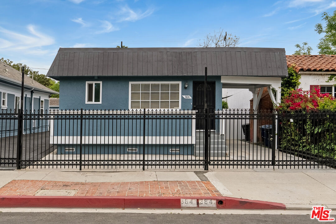 384 N San Vicente Blvd