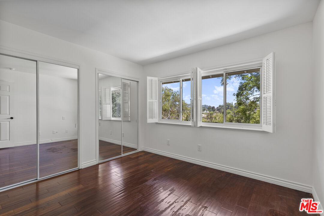 10211 Clematis Ct