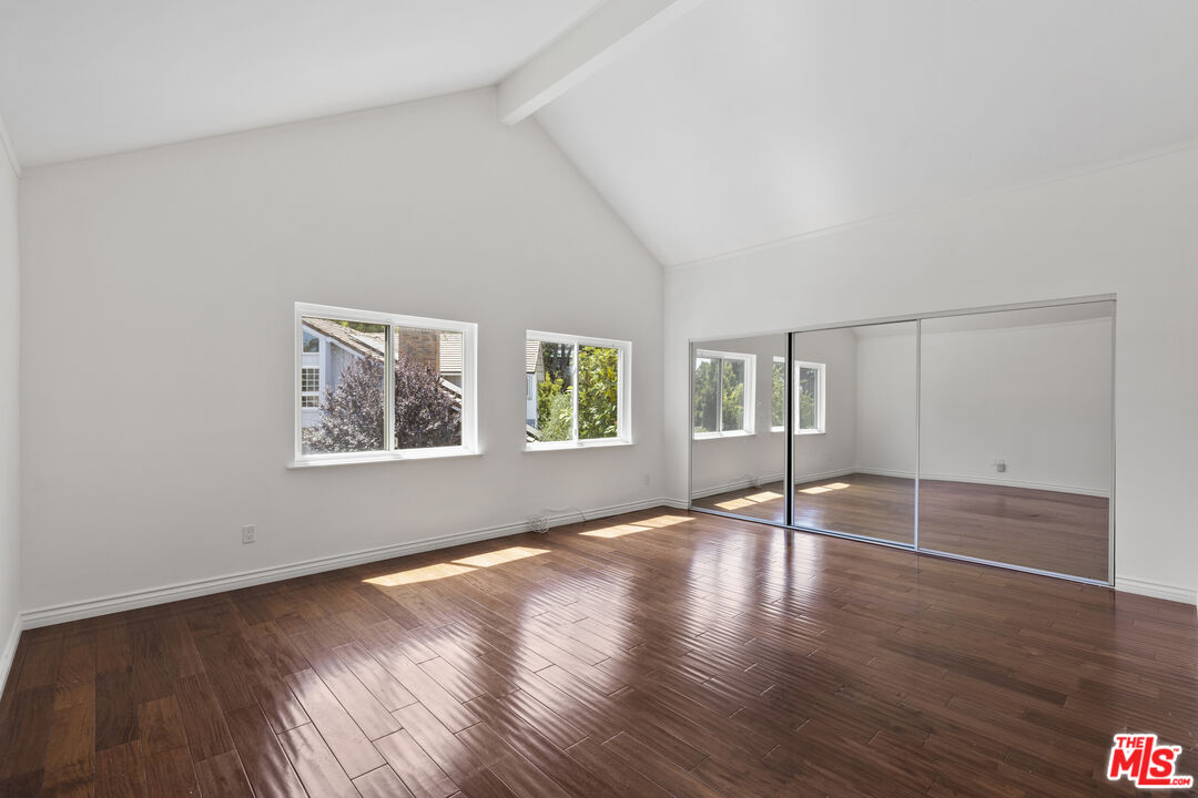 10211 Clematis Ct