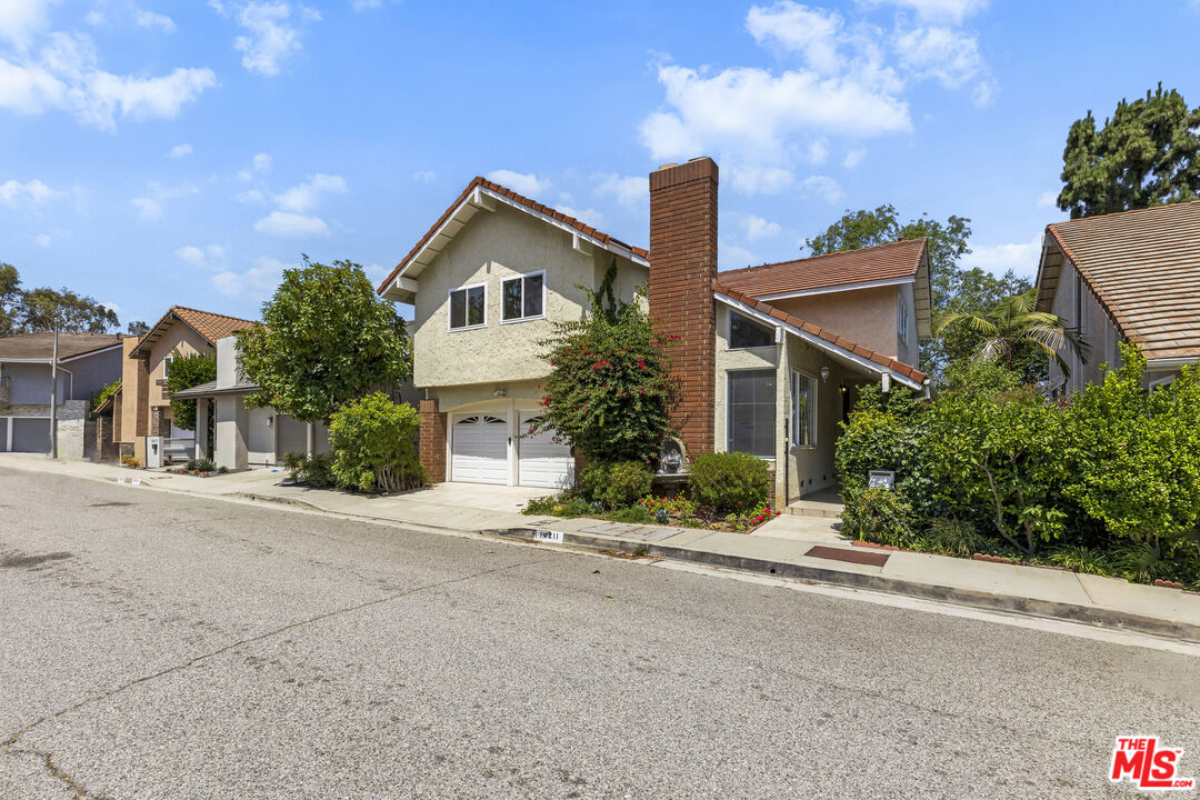 10211 Clematis Ct