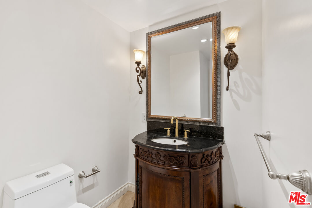 10211 Clematis Ct