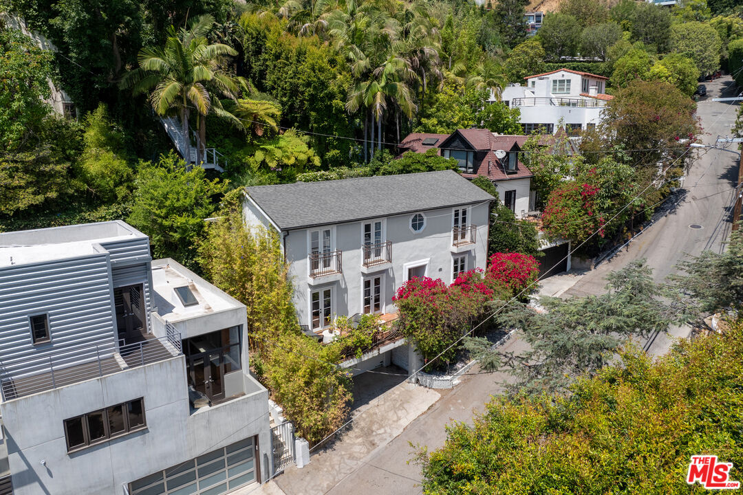 1531 Marmont Ave