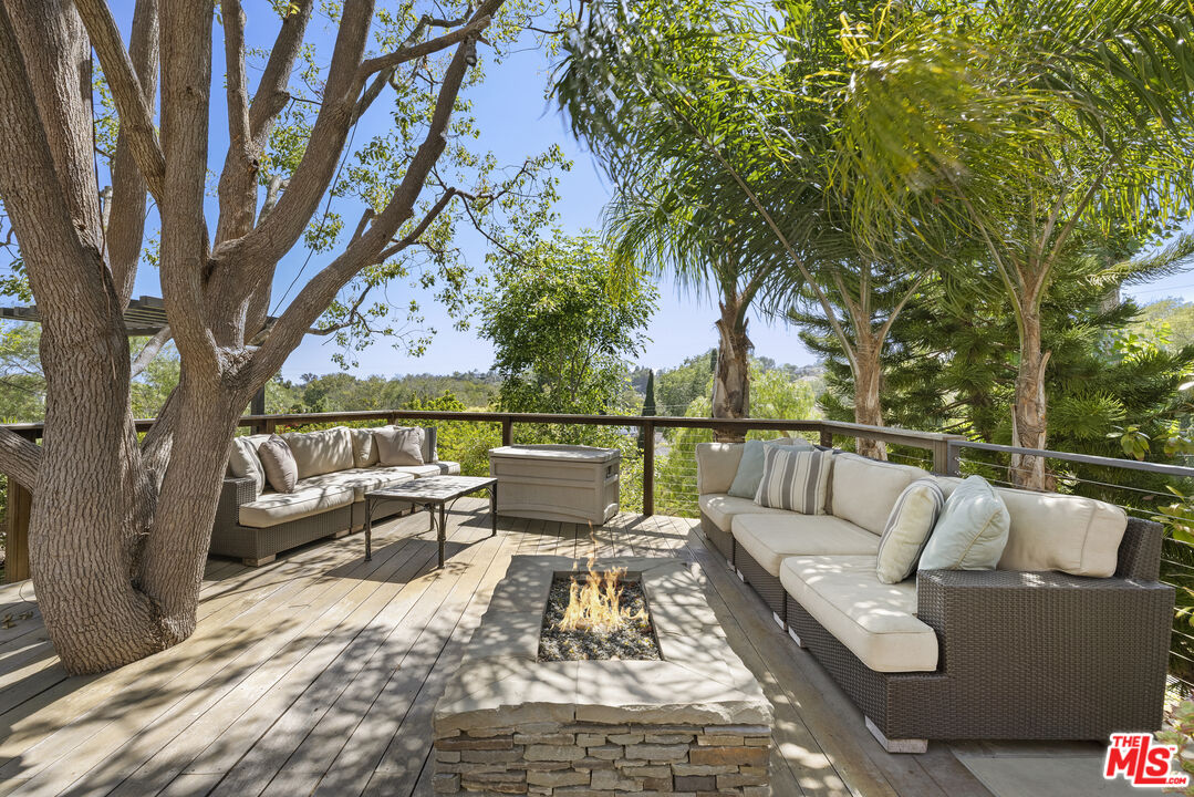 2325 Duxbury Cir