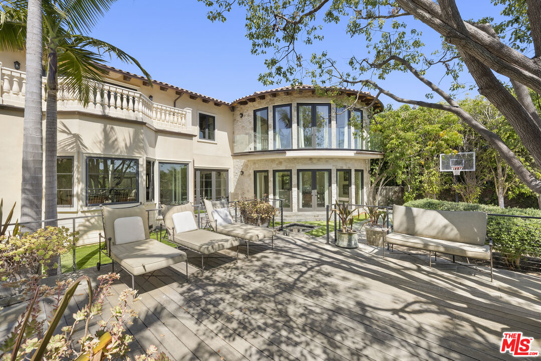 2325 Duxbury Cir