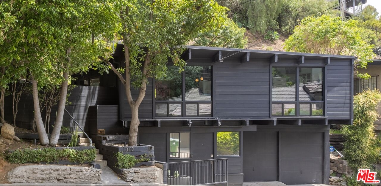 3112 Ledgewood Dr