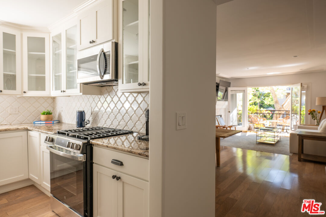 146 S Clark Dr Unit: 101