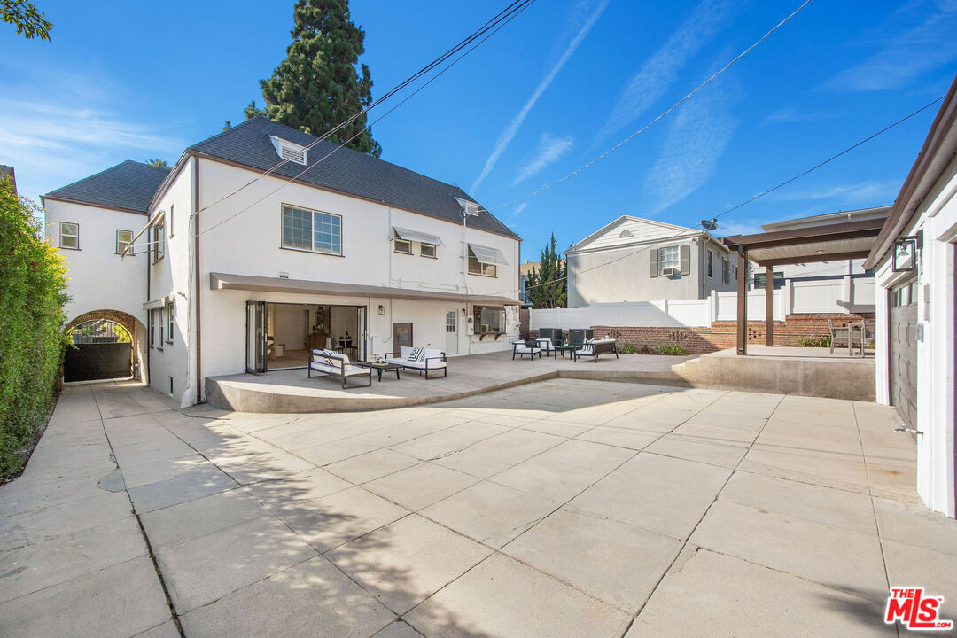 832 S Plymouth Blvd