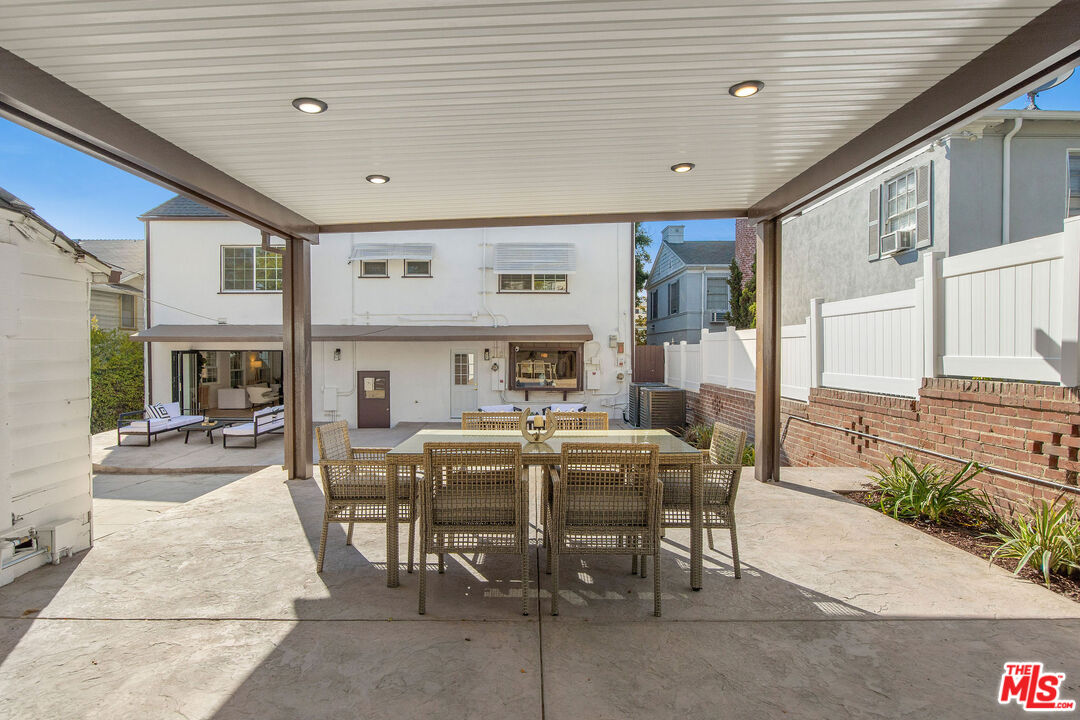 832 S Plymouth Blvd