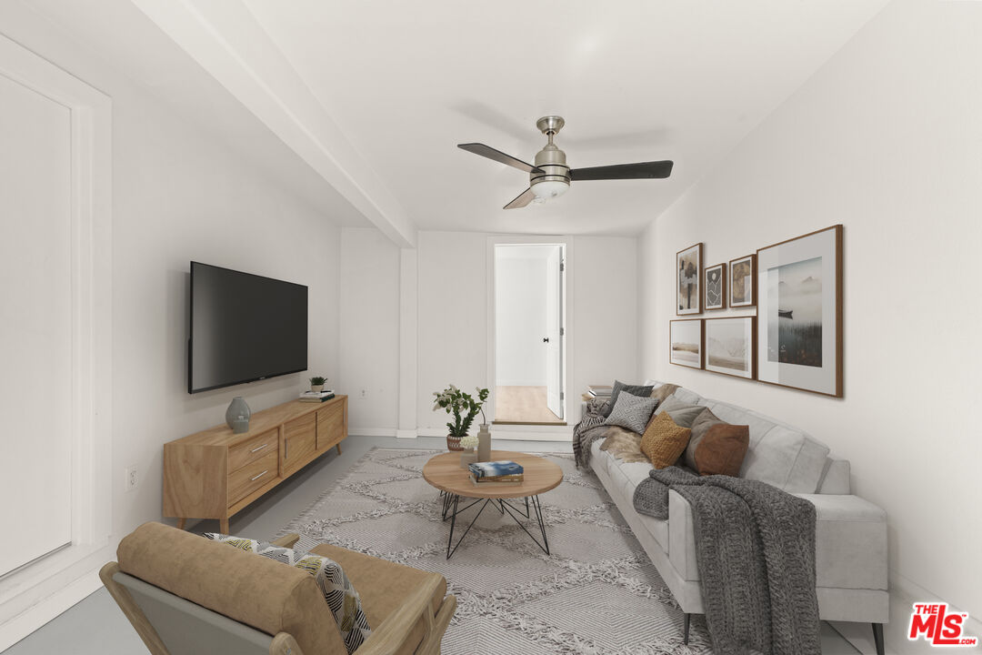 1434 24th St Unit: 1/2