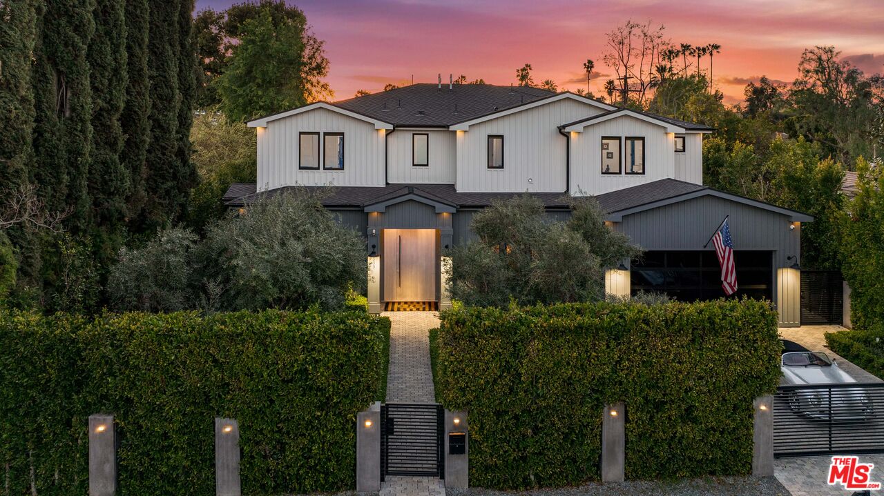 4533 Gentry Ave
