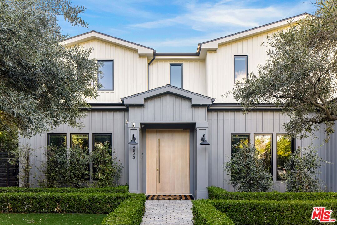 4533 Gentry Ave