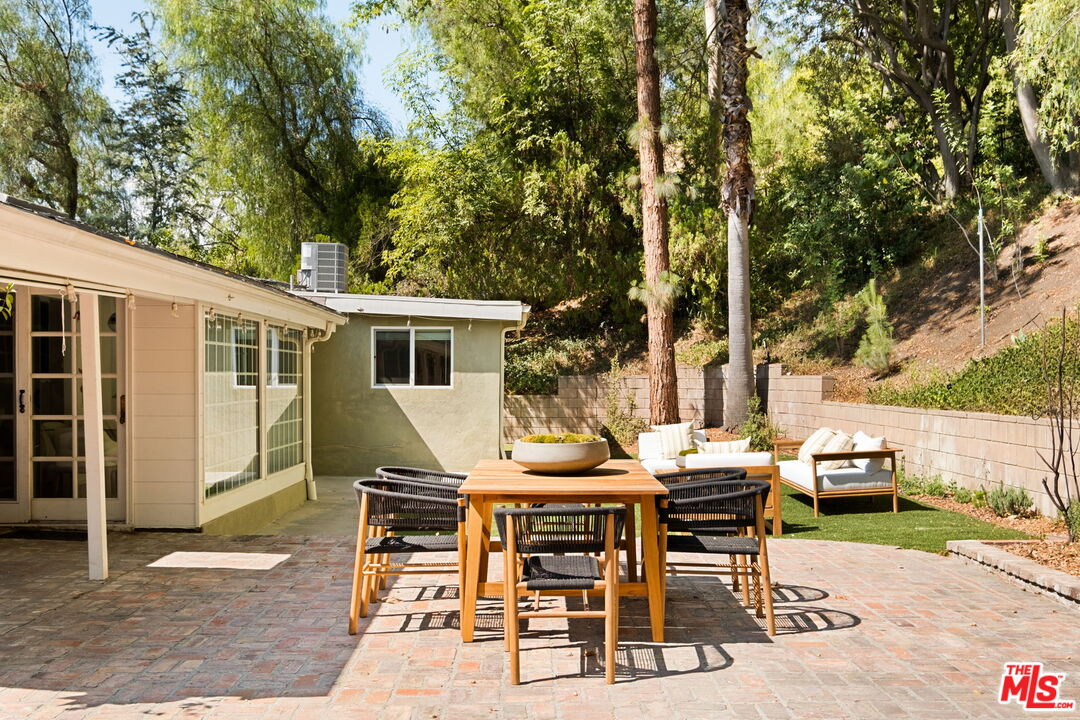 20607 Martha St