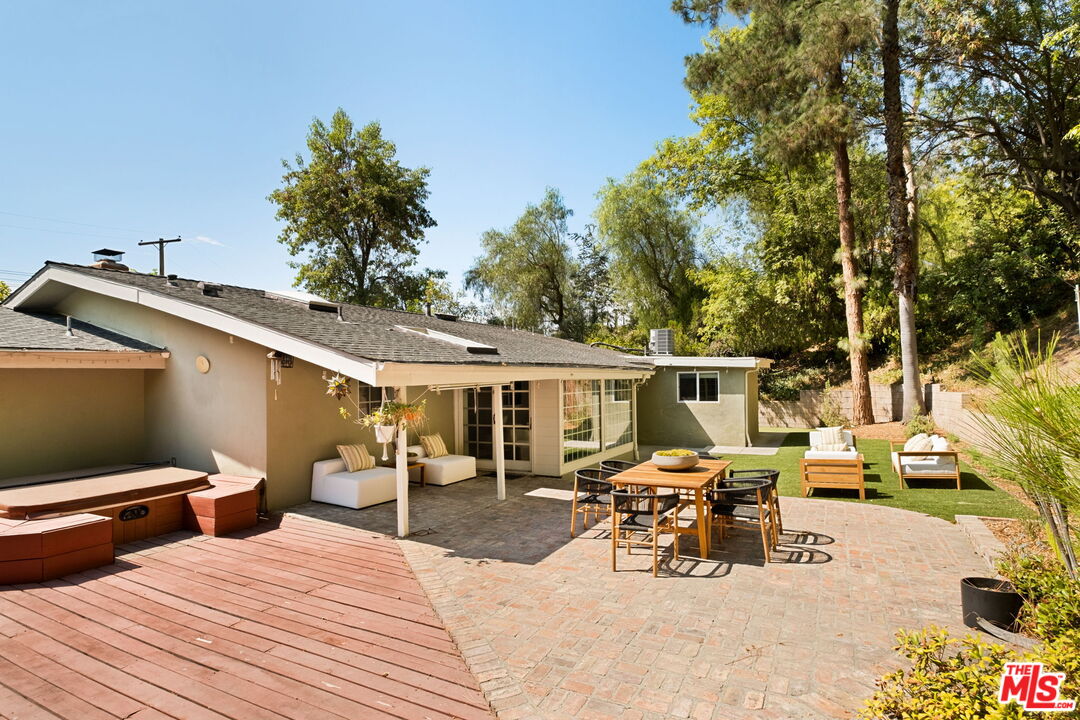 20607 Martha St