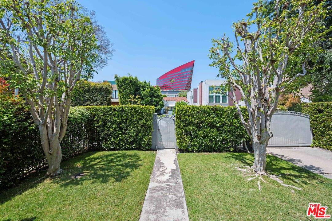 704 Westbourne Dr