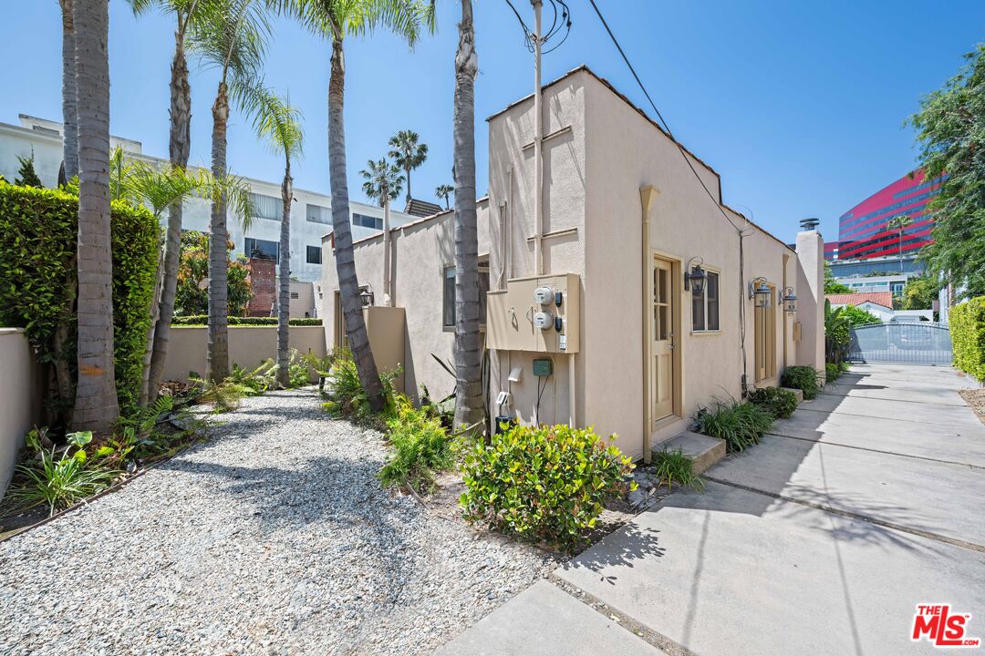 704 Westbourne Dr